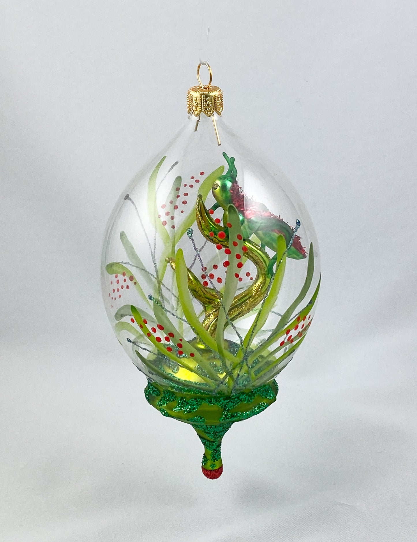 Heuschrecke im hohen Gras