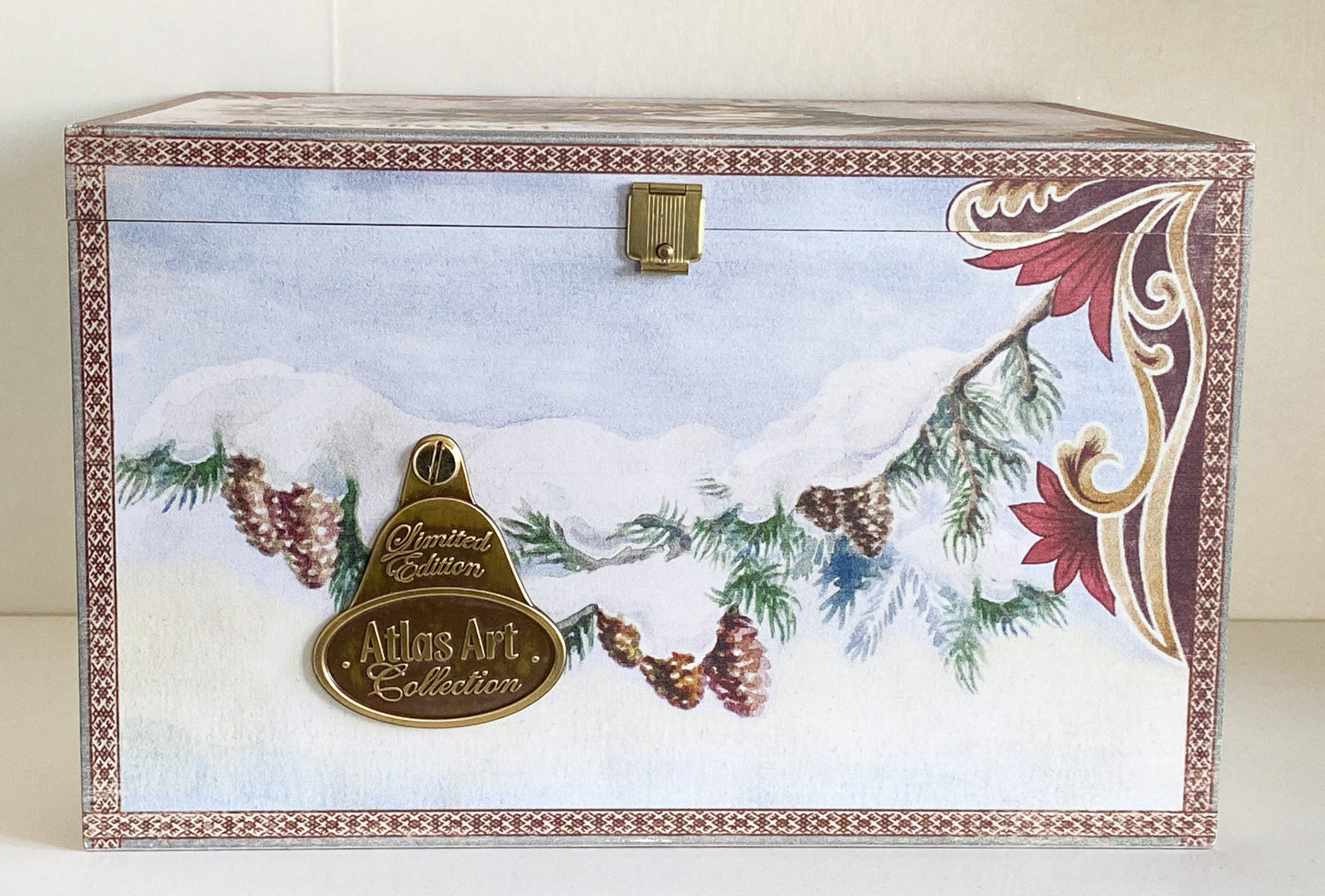 Die Kinder im Wintergewand haben es sich auf dem Tannenast gemütlich gemacht, AtlasArt