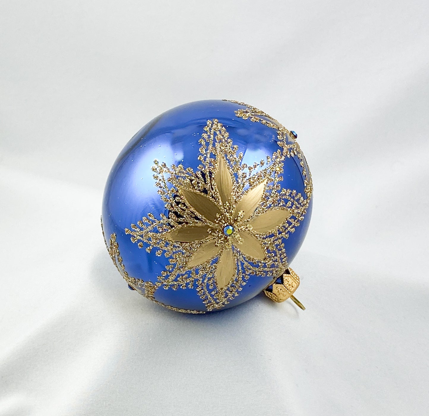 Ball dark blue with golden flower star