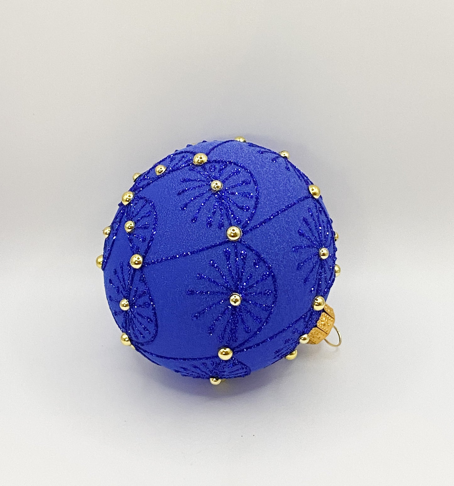 Ball velvet blue with golden gemstones