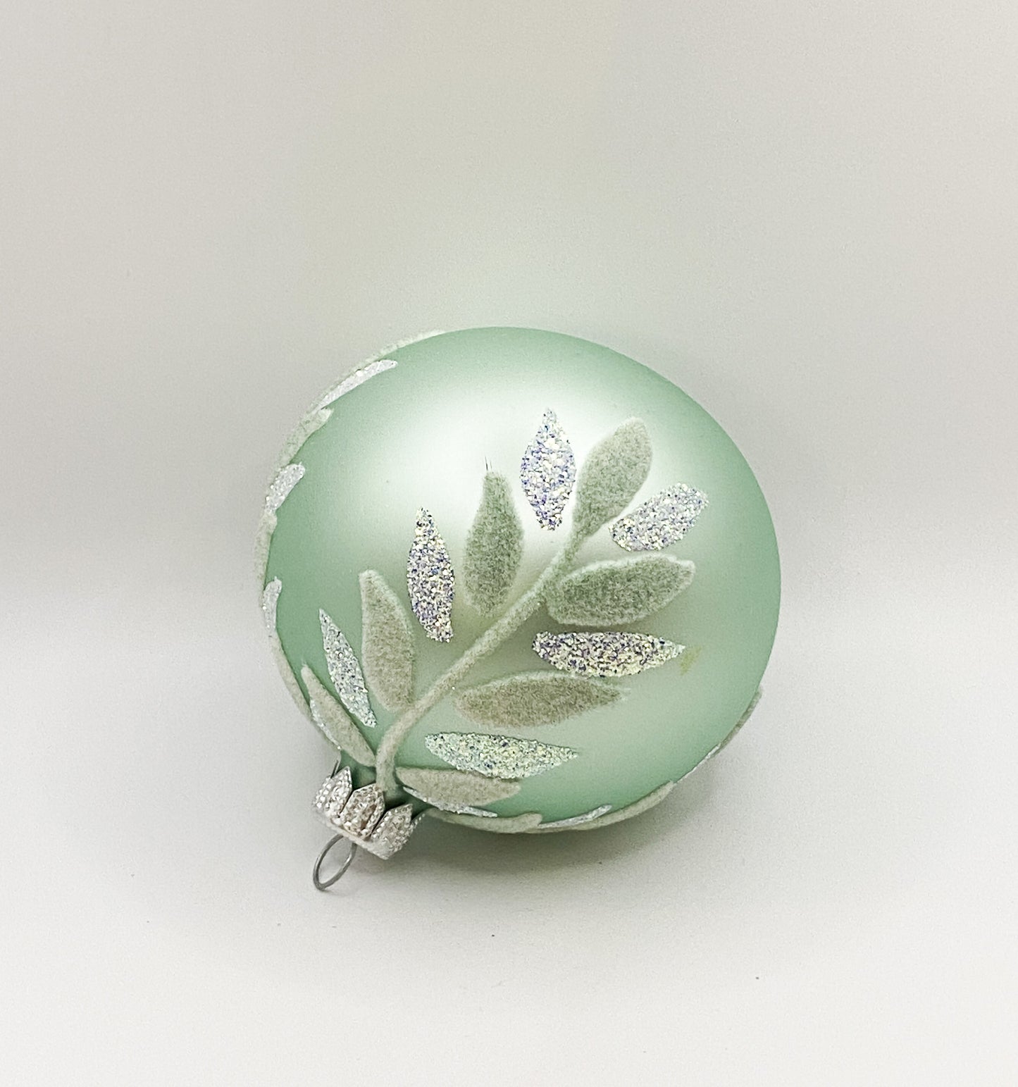 Ball mint green with white leaves
