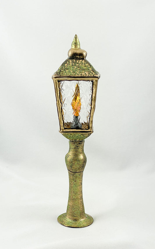 Grosse goldene Laterne mit Kerze zum Stellen
