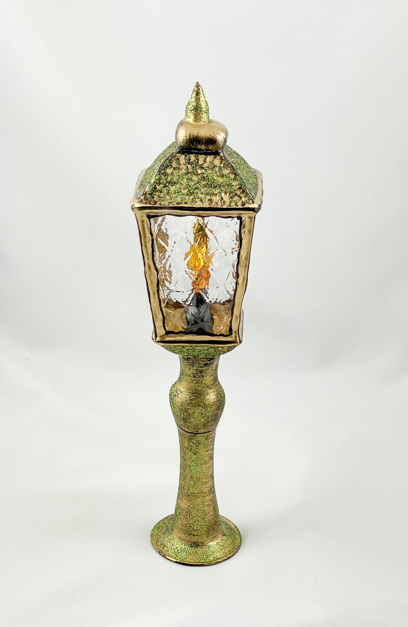 Grosse goldene Laterne mit Kerze zum Stellen