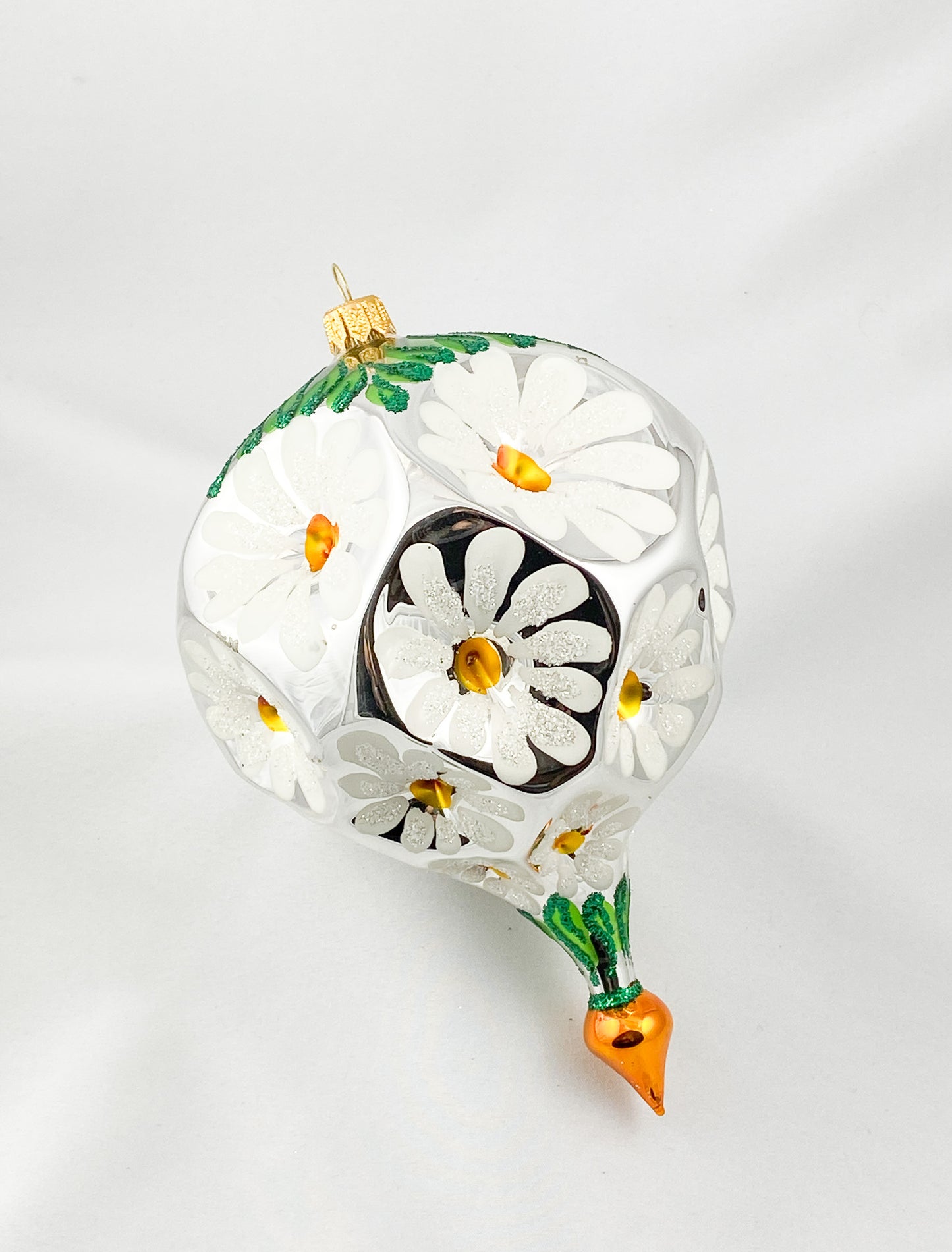 Grosse Kugel mit Gänseblümchen-Motiv