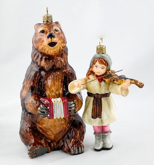 Das Mädchen und der Bär musizieren zusammen, AtlasArt