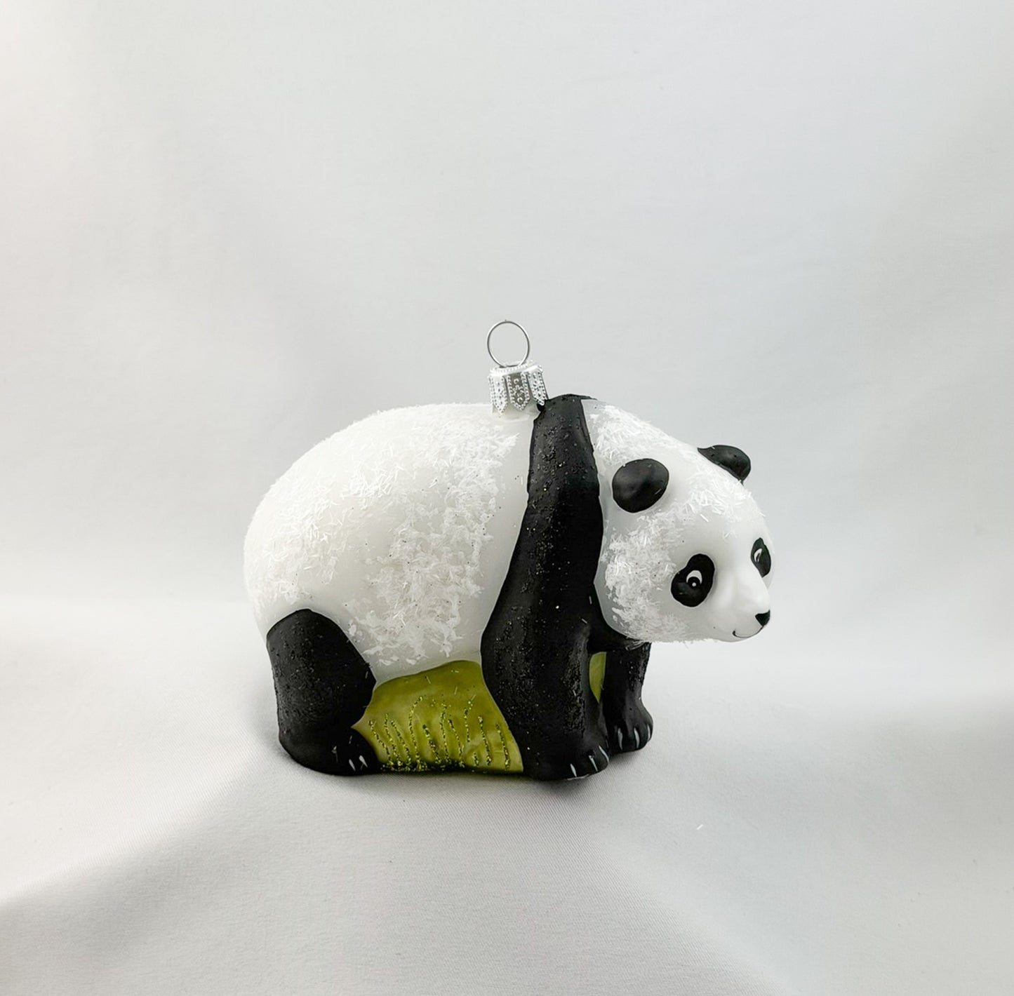 Stehender Panda-Bär
