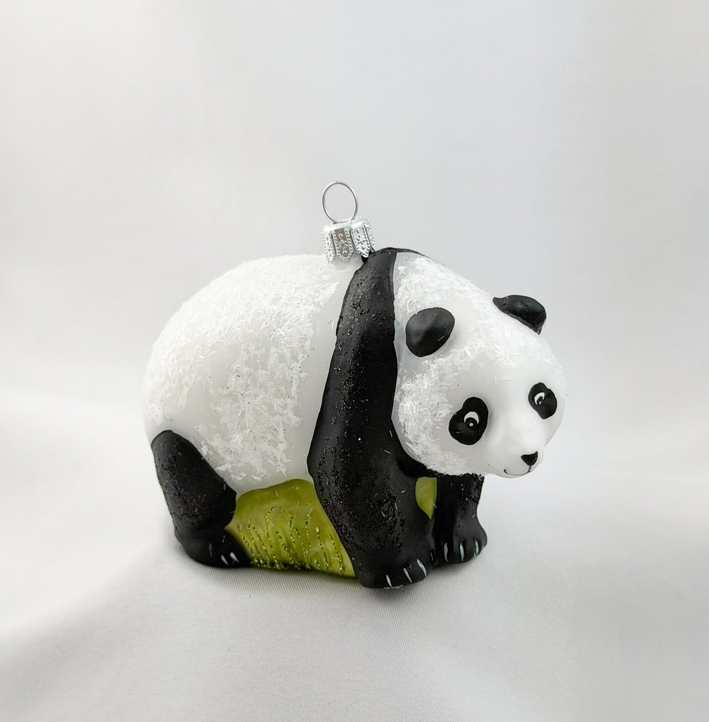 Stehender Panda-Bär