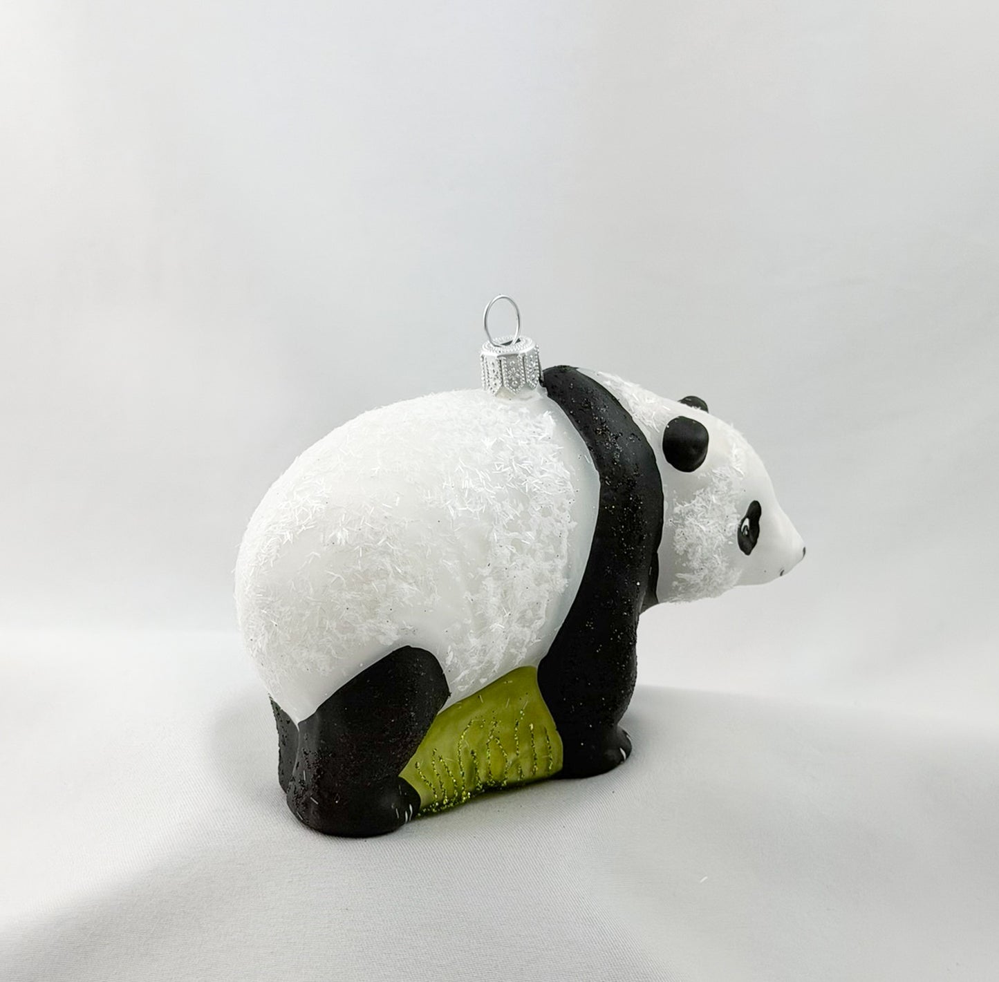 Stehender Panda-Bär