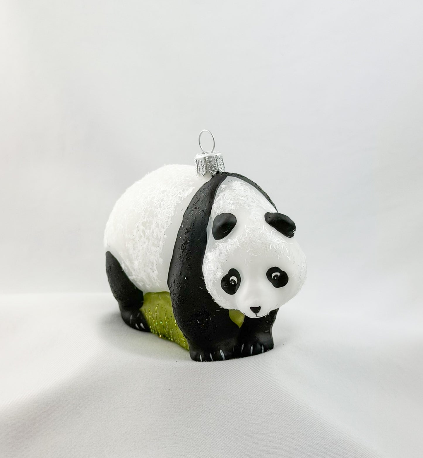 Stehender Panda-Bär