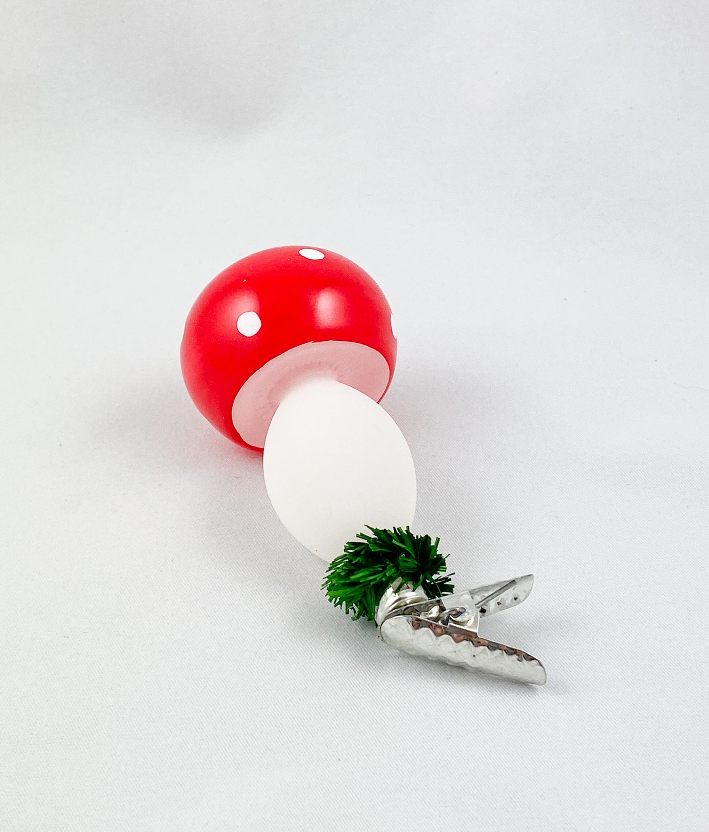 Fliegenpilz Glückspilz frei geblasen, auf Clip