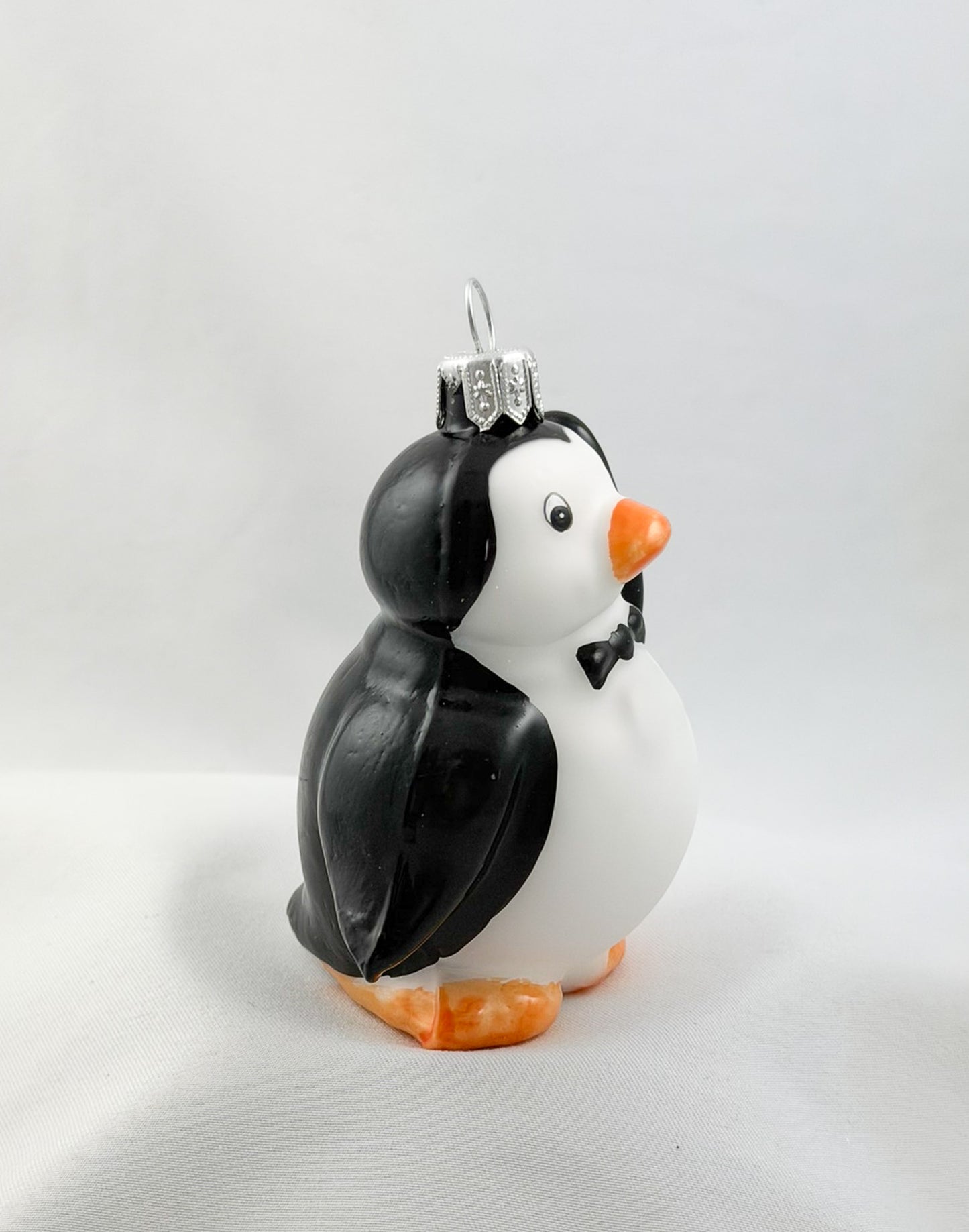 Süsser Pinguin mit schwarzer Fliege