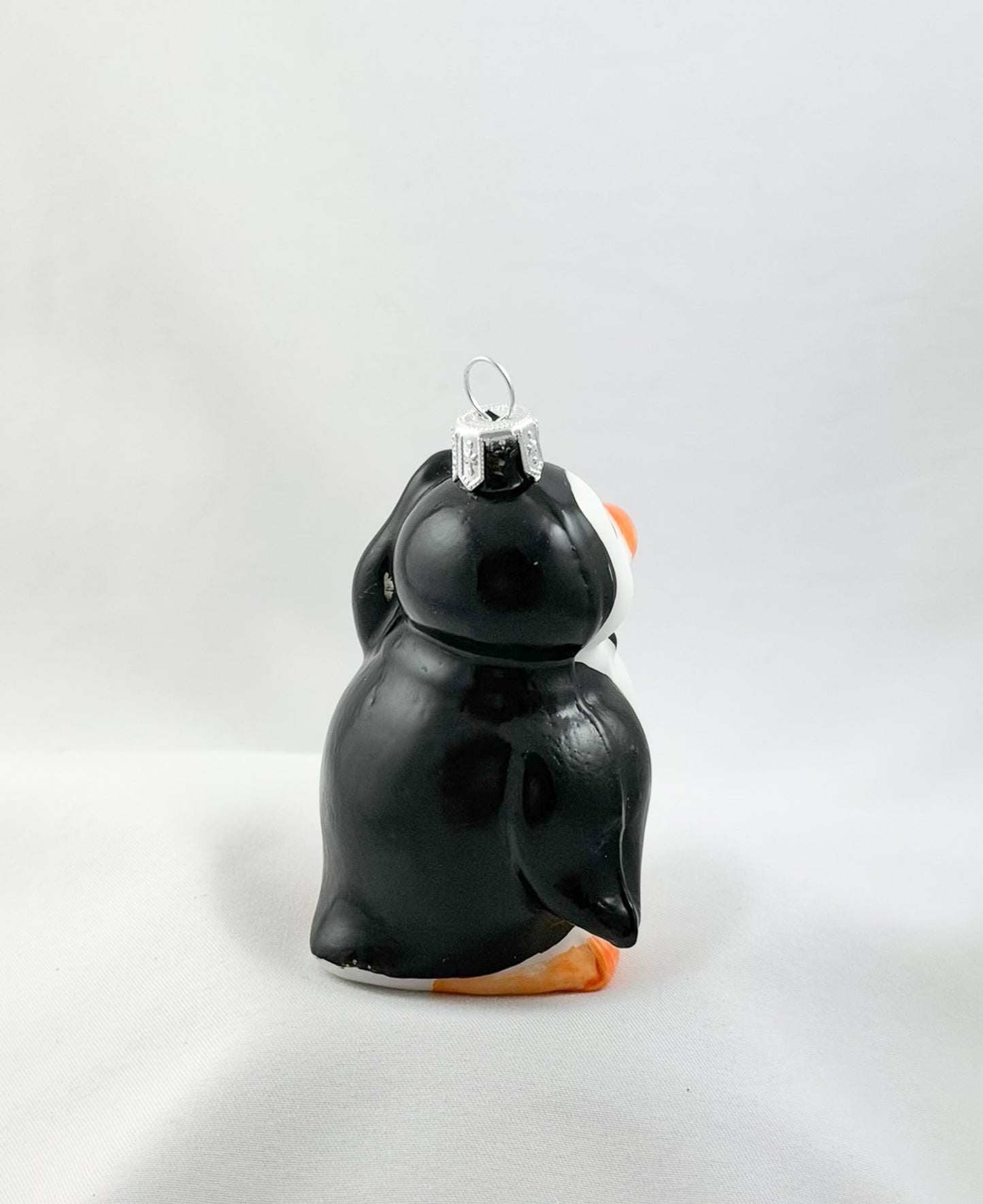 Süsser Pinguin mit schwarzer Fliege