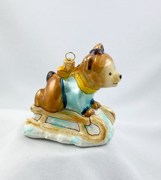 Bär fährt schlitten, KOMOZJA MOSTOWSKI