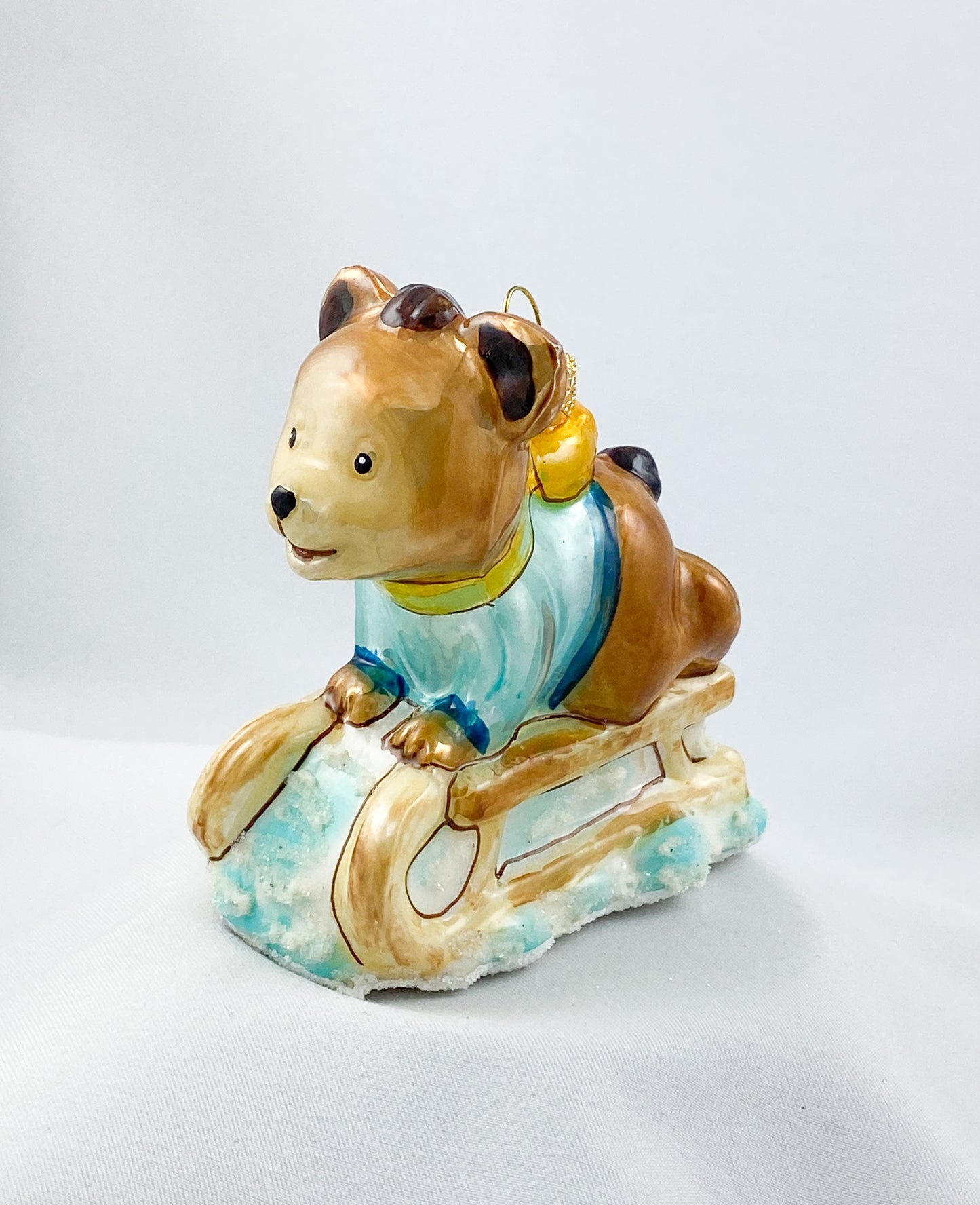 Bär fährt schlitten, KOMOZJA MOSTOWSKI