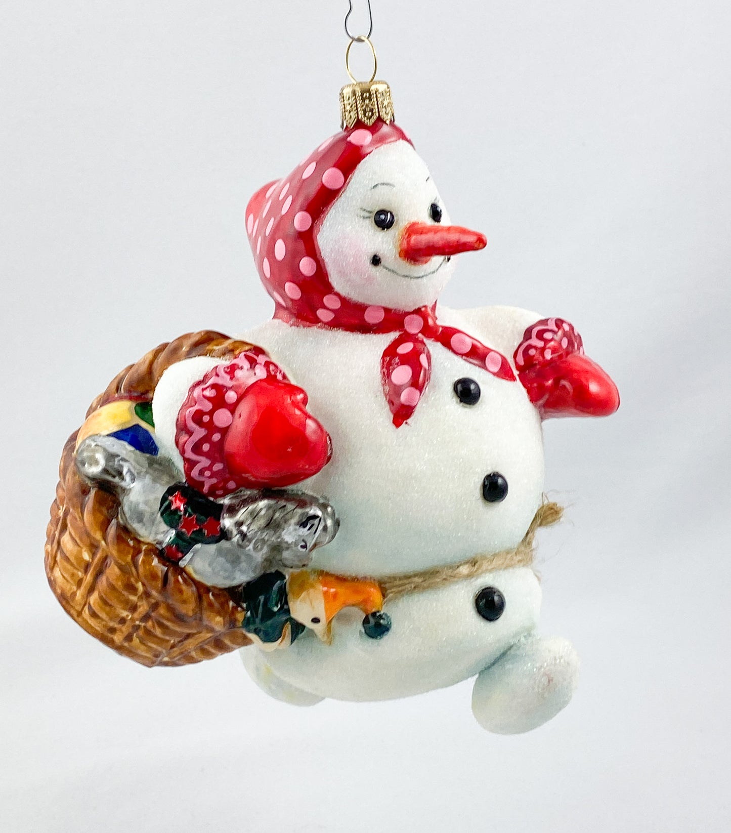 Mama Snowman and Papa Snowman bring the Christmas tree and toys, AtlasArt