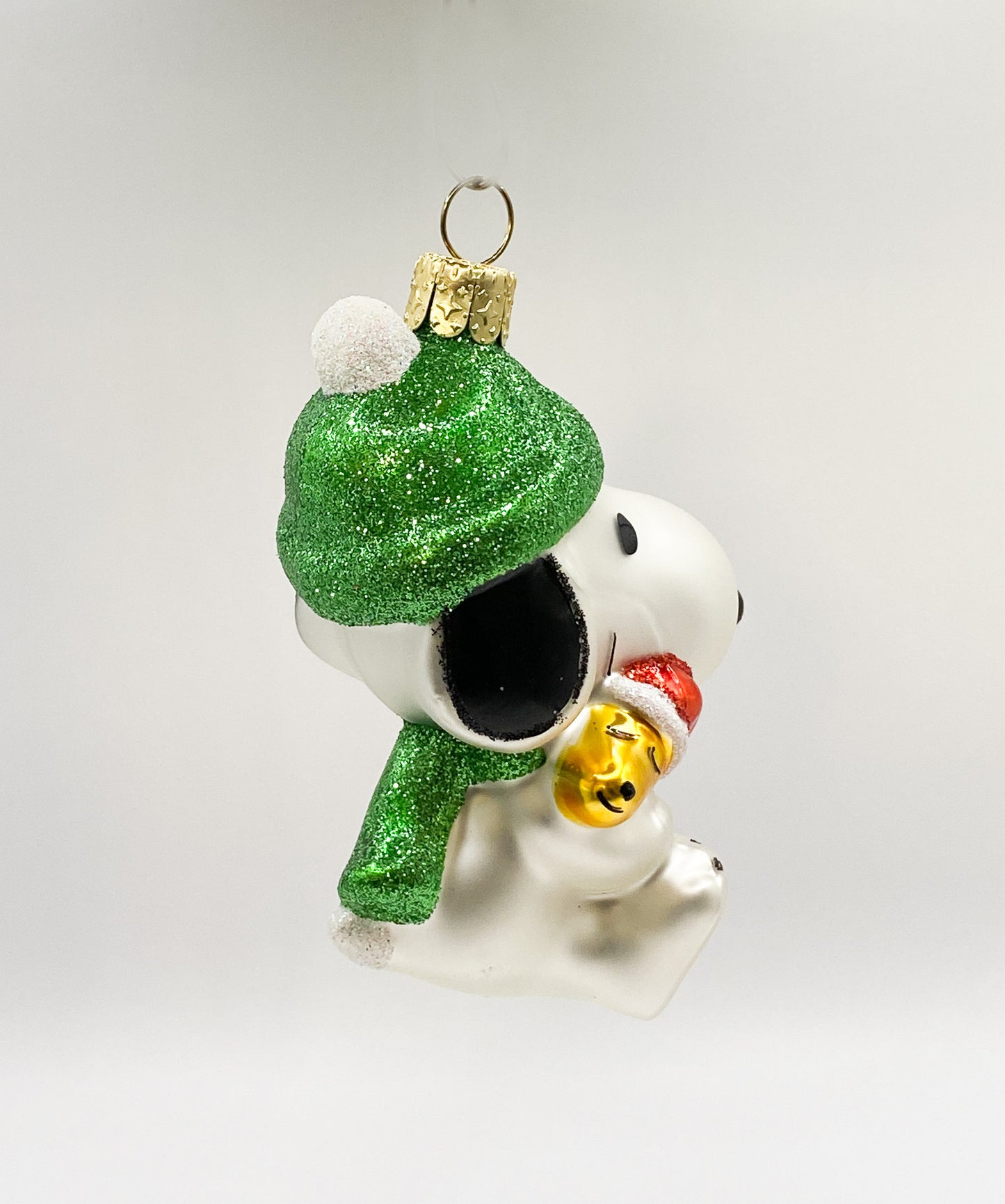 Snoopy is looking forward to Christmas together with Woodstock
