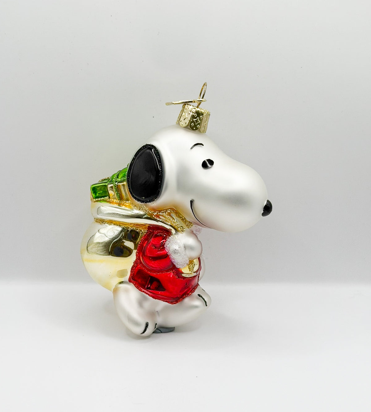 Snoopy hilft Santa Claus die Geschenke zu verteilen