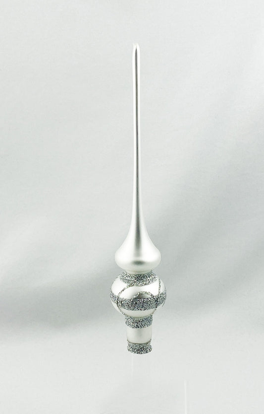 Kleine Spitze Weiss, matt mit silbernem Dekor