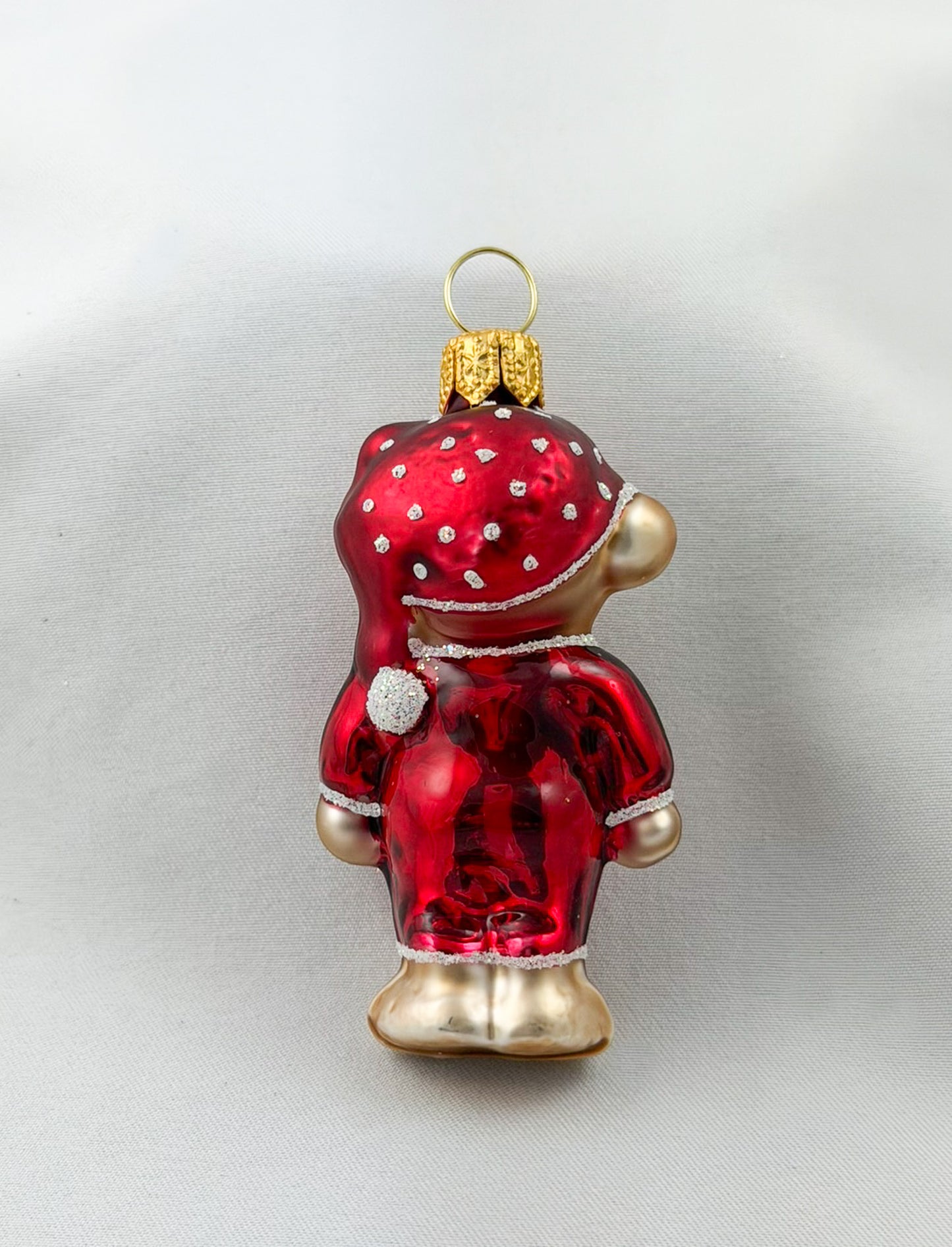 Bear in red pajamas