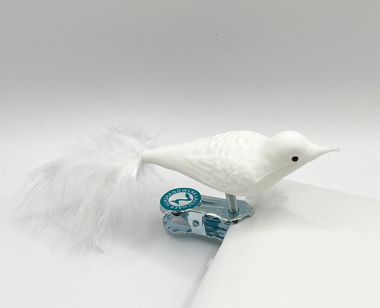 Small bird velvet white