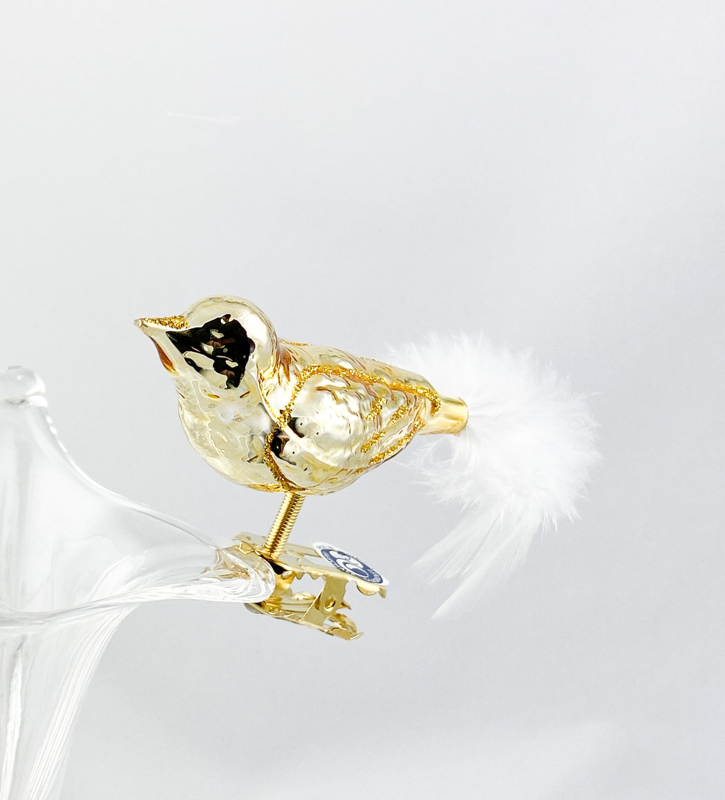 Goldenes Weihnachtsvögeli mit weisser Naturfeder