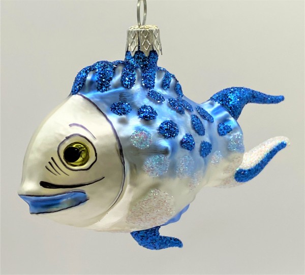 Fröhlicher Fisch mit blauen Flossen