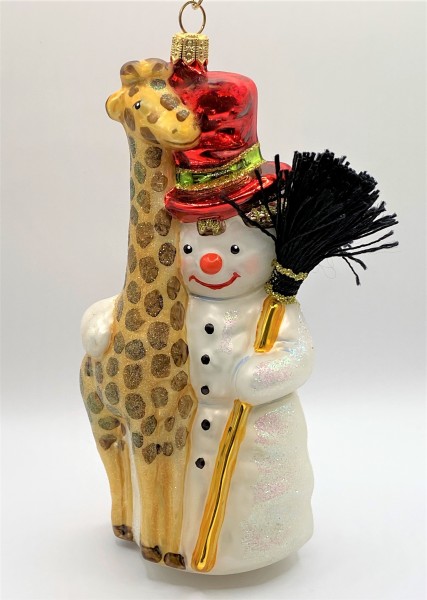 Schneemann mit Giraffe