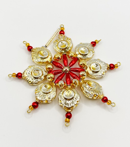 Stern in Rot und Gold mit Gablonzer Perlen