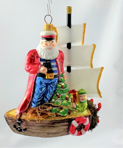 Seefahrer Santa bringt die Geschenke mit der Windjammer