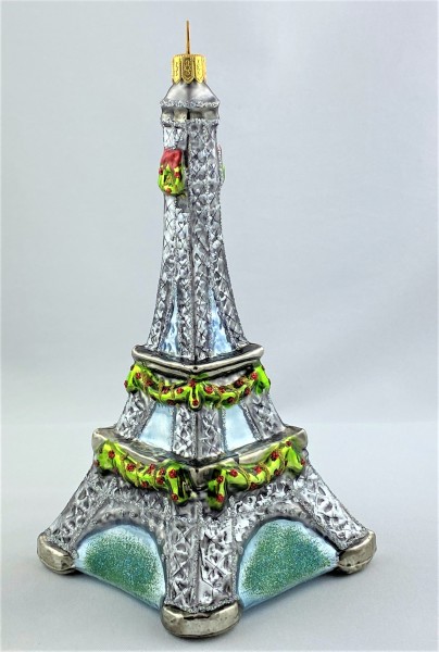 Weihnächtlich geschmückter Eiffelturm