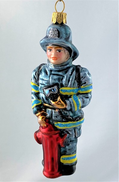 Feuerwehrmann mit Sauerstoffgerät