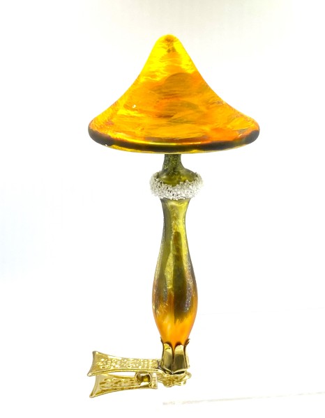 Lamellenpilz mit spitzem Hut auf Clip