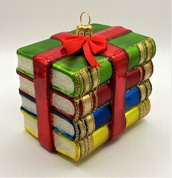 Bücherstapel mit Geschenkband