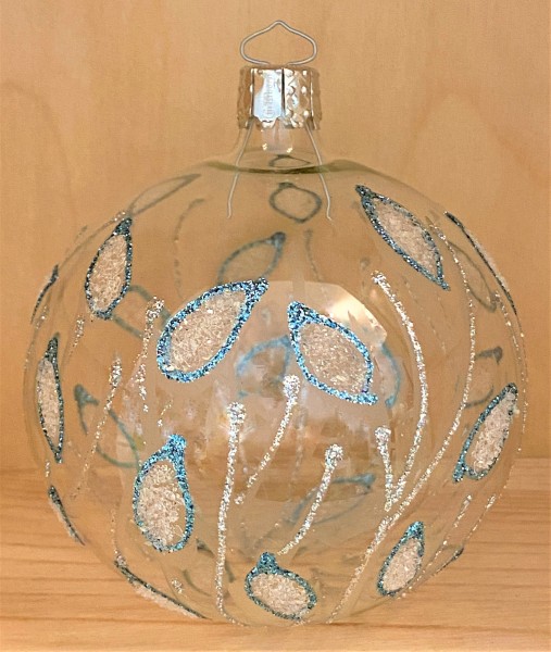 Kugel transparent mit blauem Blättermuster