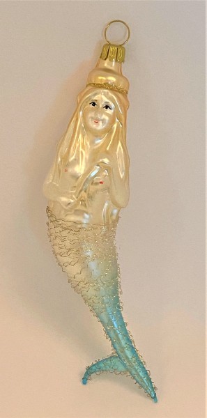 Klassische Meerjungfrau mit Goldfäden umsponnen, hellblau