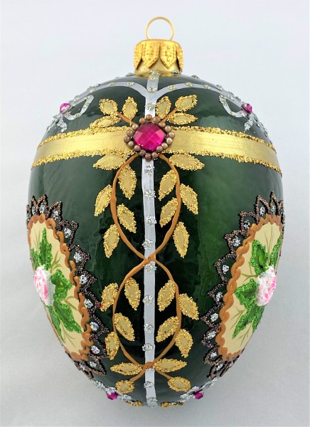 Fabergé Ei dunkelgrün mit Blüten und Ranken Dekor